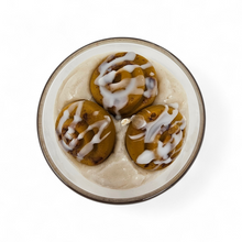 Load image into Gallery viewer, Cinnamon Bun Roll Scented Candle – 3-Layer Dessert Candle (9 oz)
